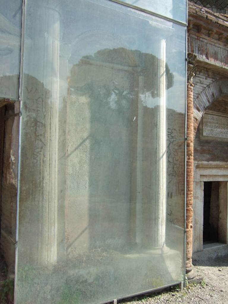 Pompeii Porta Nocera Tomb 19ES. Columns and stucco to west of entrance.
