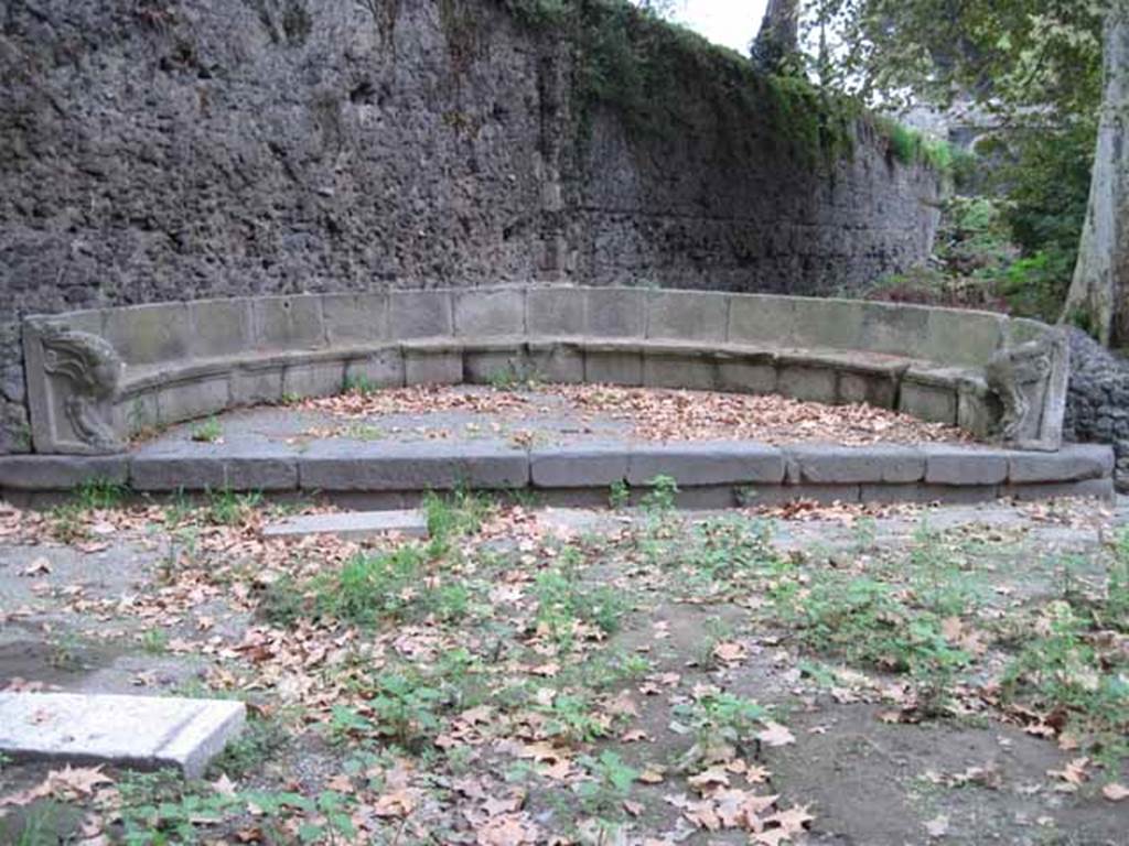 SGD Pompeii. September 2010. Schola tomb of Marcus Tullius. Looking east along wall. Photo courtesy of Drew Baker.