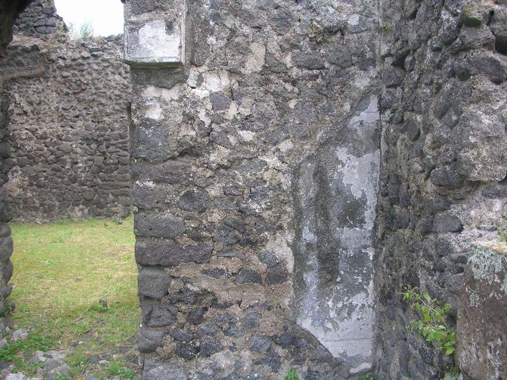 Tower X, Pompeii. May 2010. Detail from south side of doorway in west wall. Photo courtesy of Ivo van der Graaff.