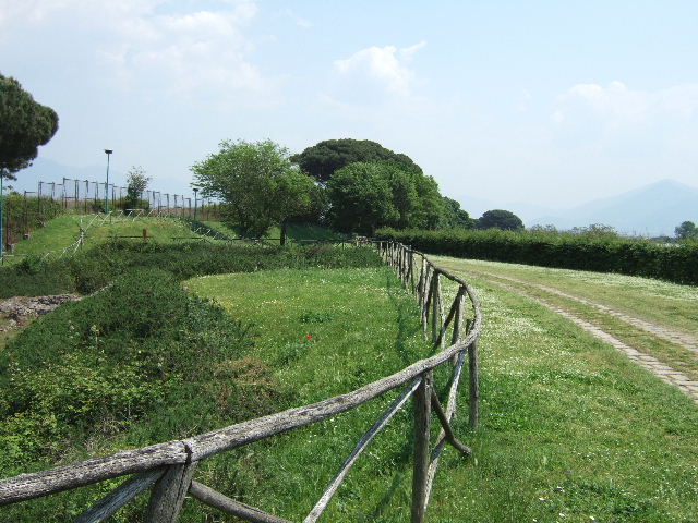 T9 Pompeii. Tower IX. May 2006. Looking north-east.