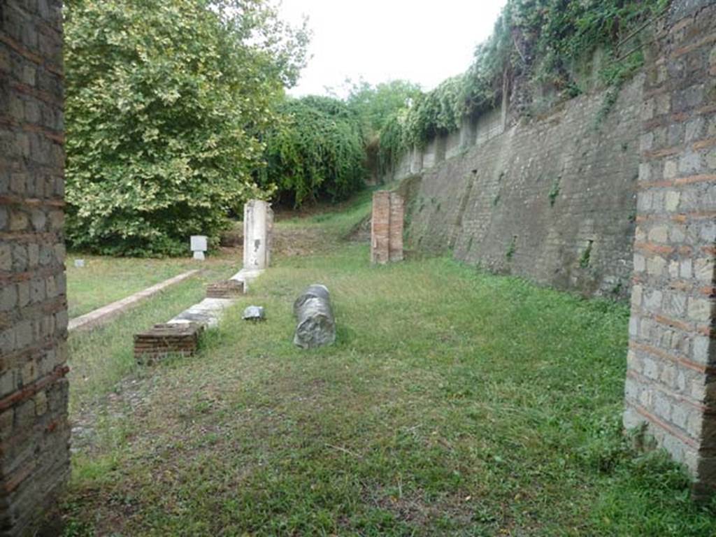 Oplontis, September 2015. Looking east from end of room 81, towards area 86. 