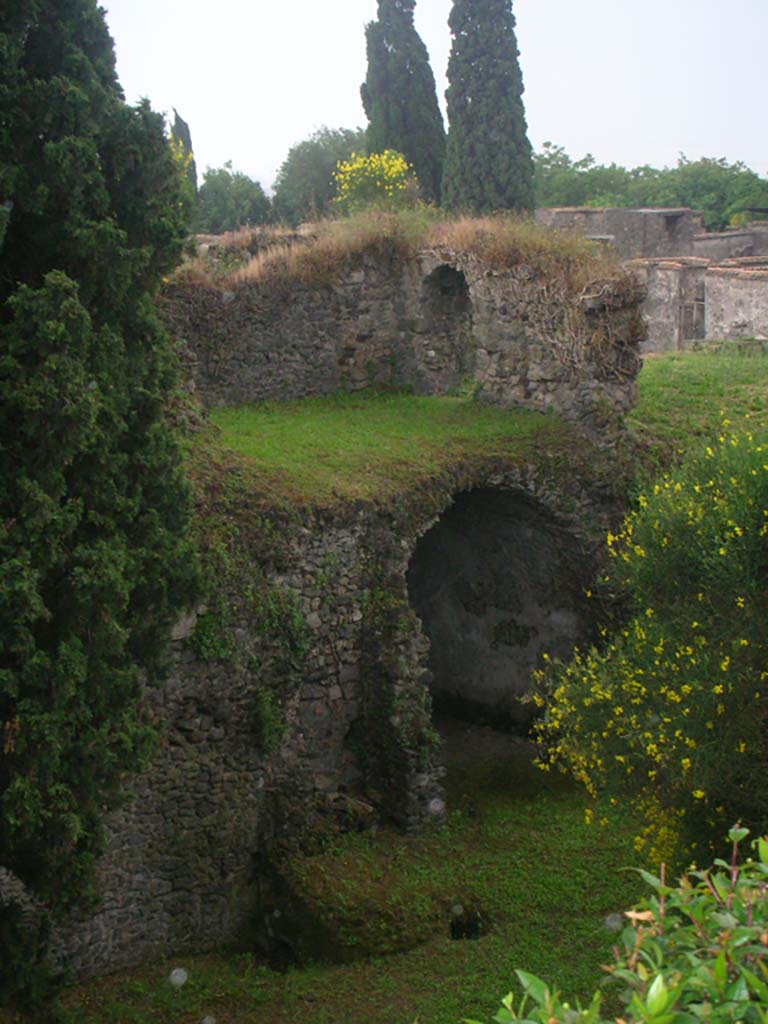 Tower XII, Pompeii. May 2010. Looking towards city wall and Tower. Photo courtesy of Ivo van der Graaff.