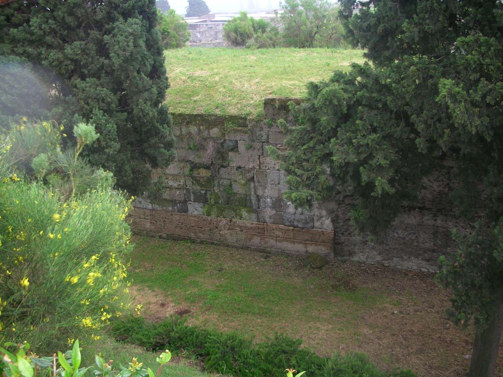 City Walls on north side of Pompeii. May 2010. Looking south on west side of Tower XII. Photo courtesy of Ivo van der Graaff.