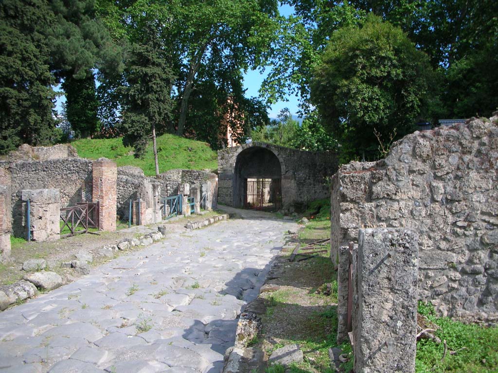 Pompeii Stabian Gate.  May 2006.  Looking south.  