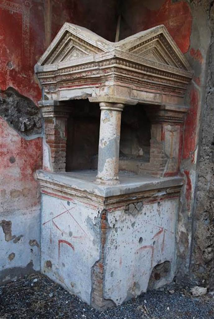 IX.1.22 Pompeii. November 2008. Room 1, atrium with household shrine in south-east corner. Photo courtesy of Nicolas Monteix.