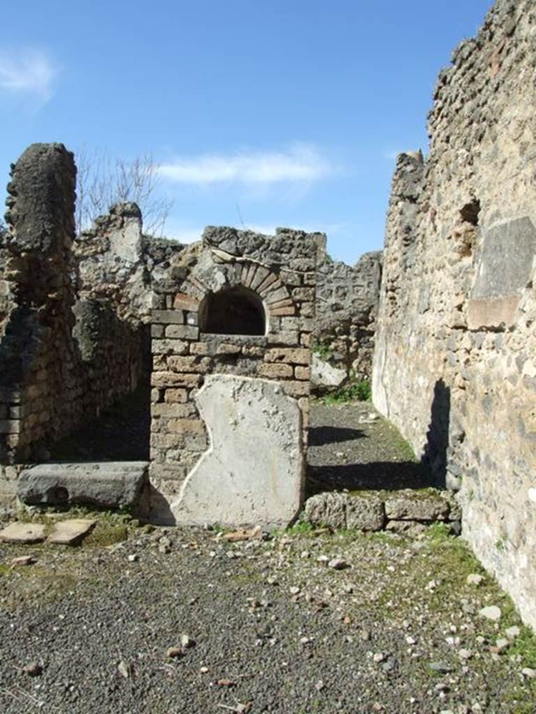 V.3.9 Pompeii.  March 2009.  Atrium.  North side.