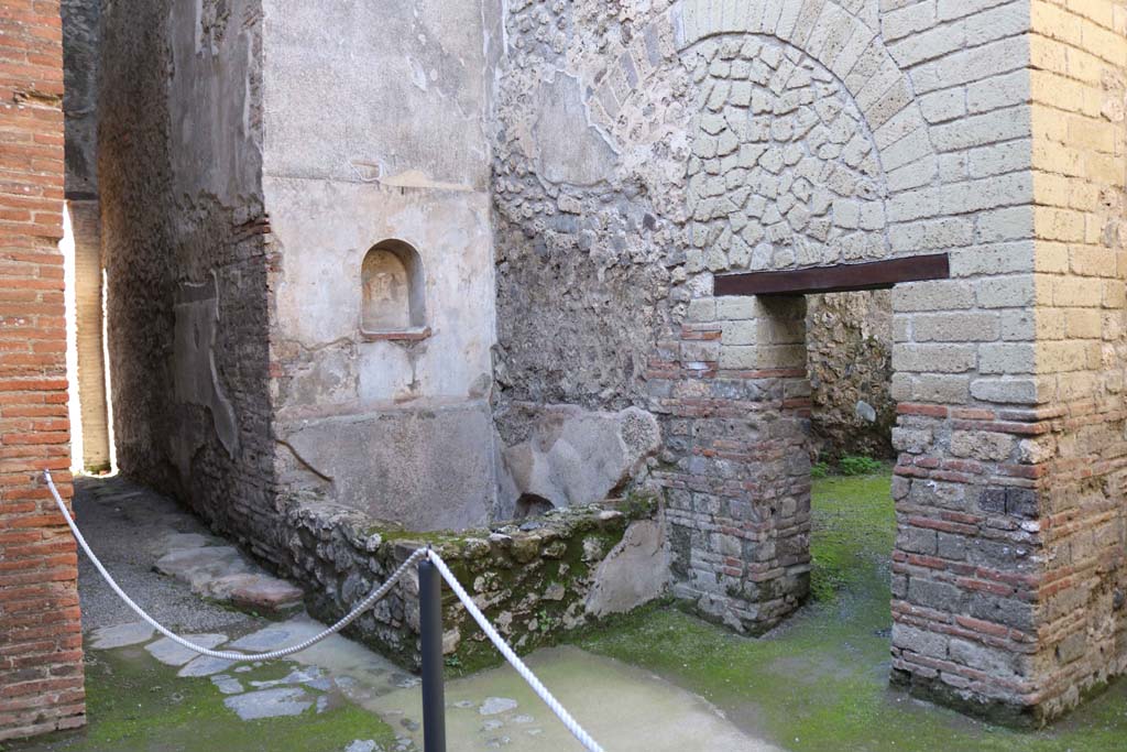 VII.1.46, Pompeii. December 2020. 
Looking north-west across kitchen 12, with corridor 15, on the left, and room 13, on right. Photo courtesy of Aude Durand.

