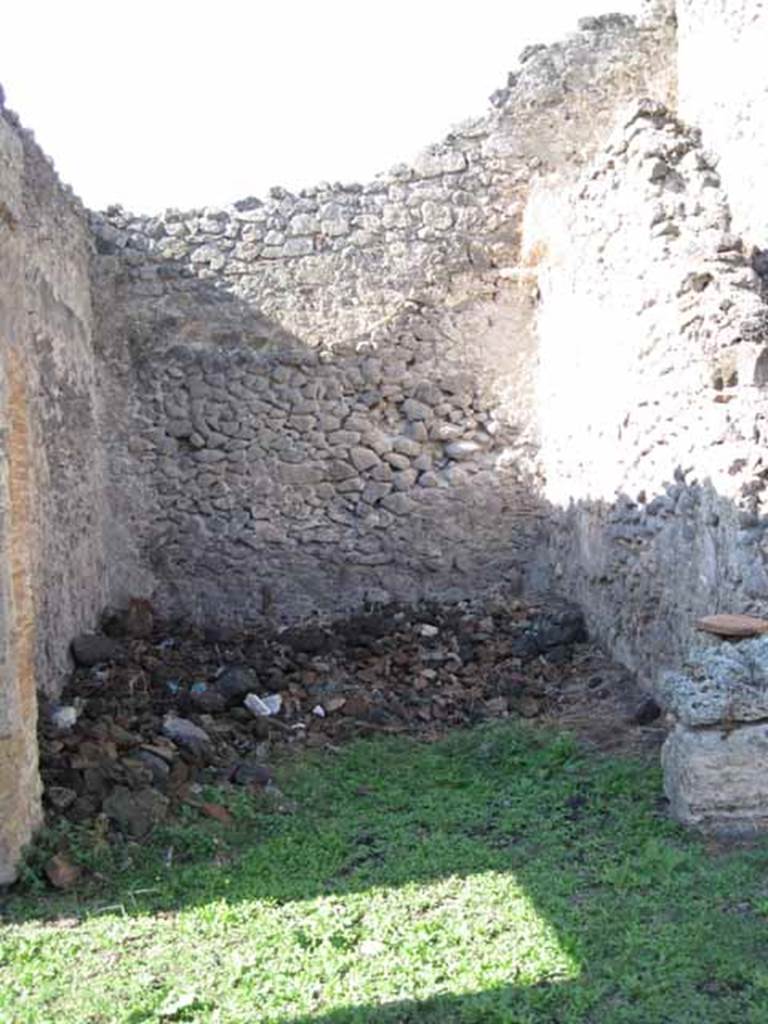 1.2.6 Pompeii. September 2010. Looking north to room in north-west corner of portico/peristyle. Photo courtesy of Drew Baker.
