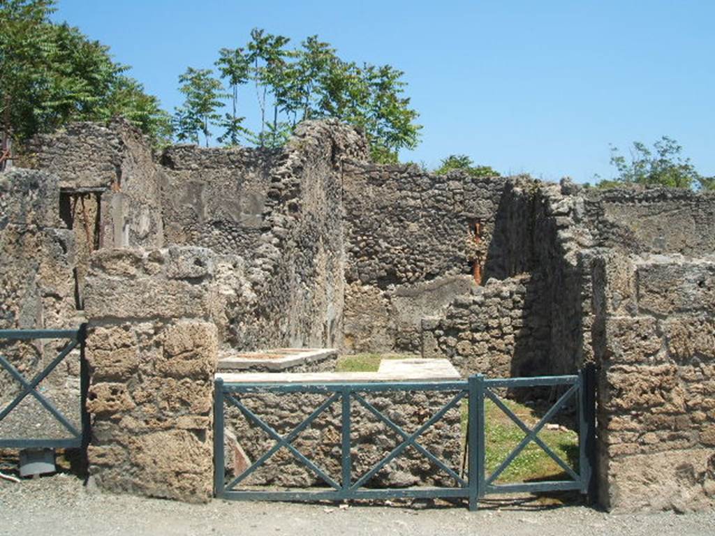 I.2.8 Pompeii.  May 2005.  Entrance on Via Stabia.   