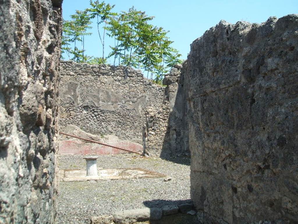 I.2.10 Pompeii. May 2005. Looking east across south side of atrium from entrance.