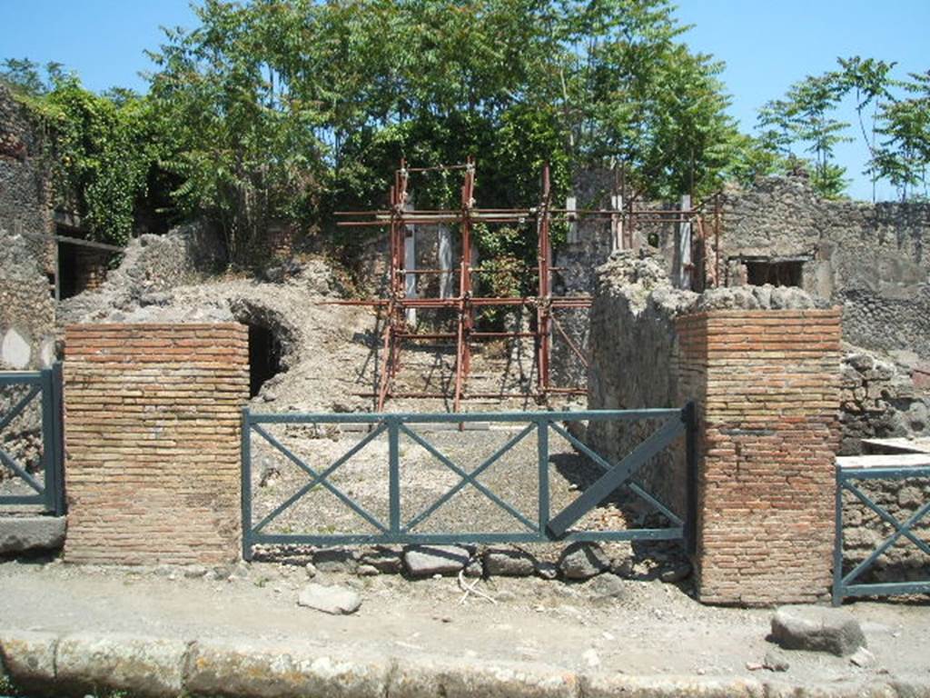 I.2.12 Pompeii. May 2005.  Entrance.