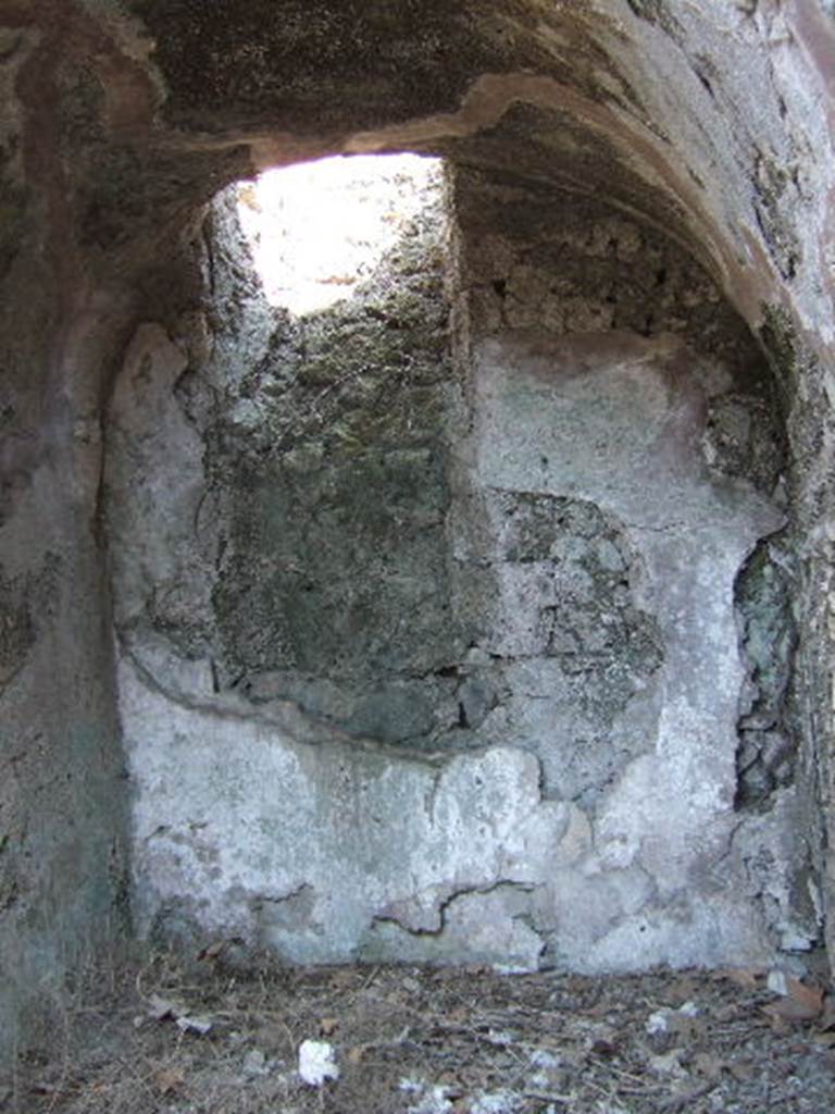 I.3.31 Pompeii. September 2005. Looking east in room below west portico with vent for light.