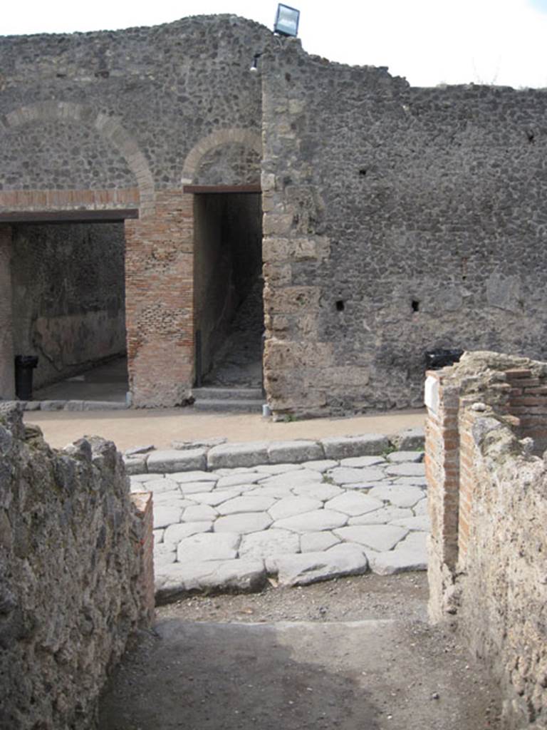 I.3.3 Pompeii. September 2010. Looking west along entrance fauces towards Via Stabiana. 
Photo courtesy of Drew Baker.
