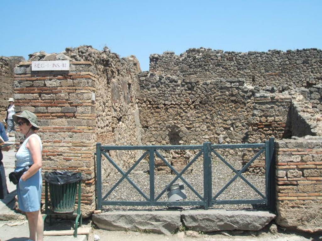 I.3.12 Pompeii. May 2005. Entrance.