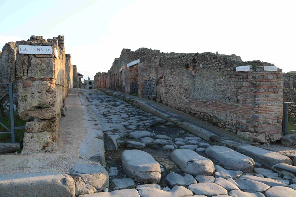 I.3.12 Pompeii, on right. December 2018. Looking towards side wall in Vicolo del Menandro, on right. Photo courtesy of Aude Durand.