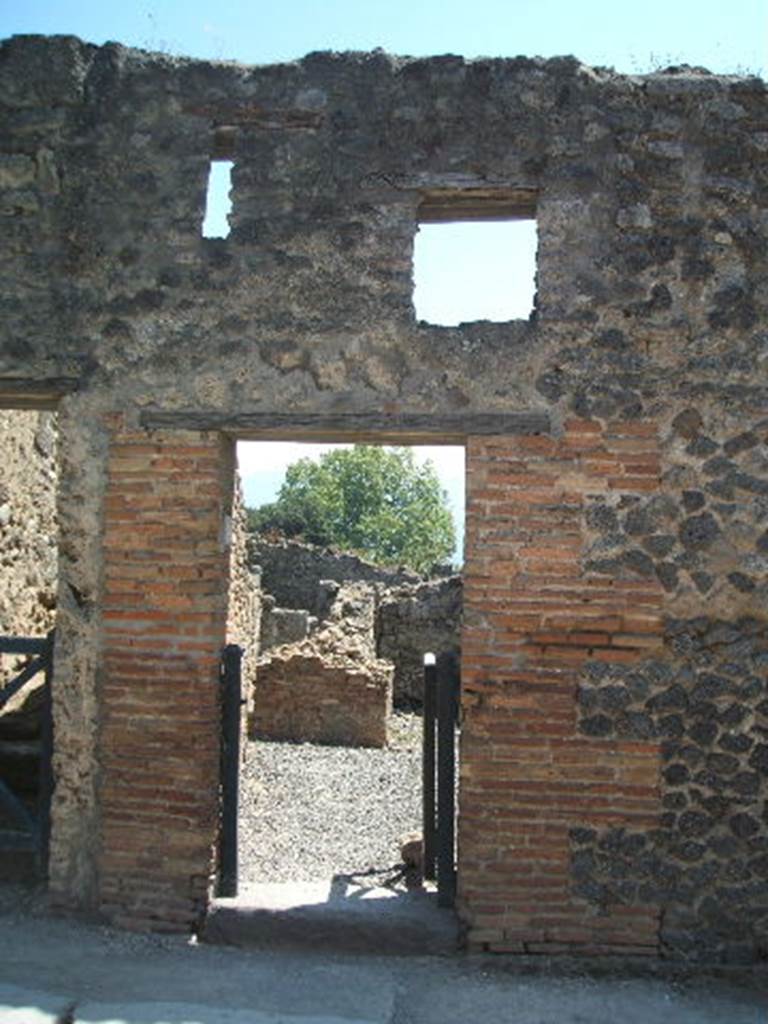 I.3.16 Pompeii.  Fullonica.  Entrance.
