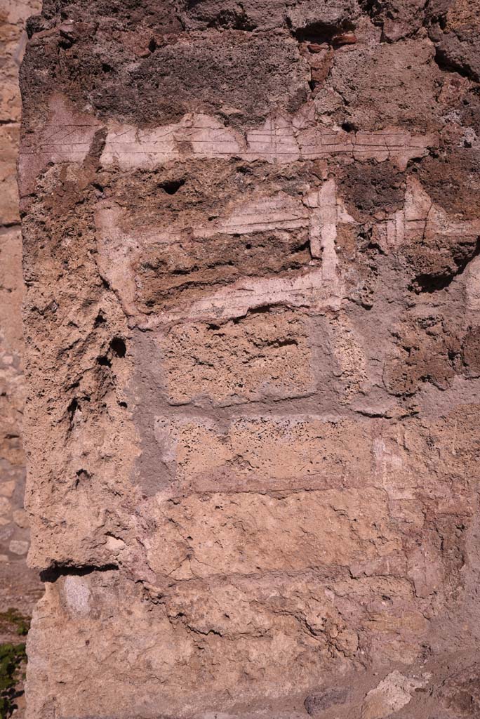 I.4.12 Pompeii. October 2019. Room h/area g, detail of doorway pilaster, looking east.
Foto Tobias Busen, ERC Grant 681269 DCOR.


