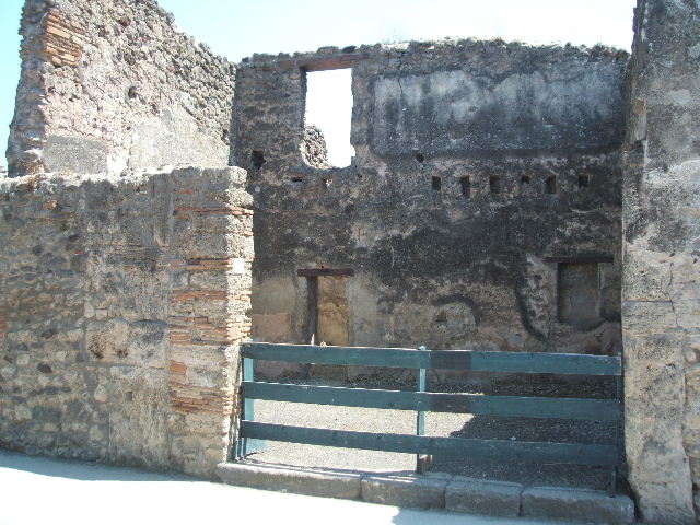 I.4.18 Pompeii. December 2005. Site of staircase on east wall to left of entrance.