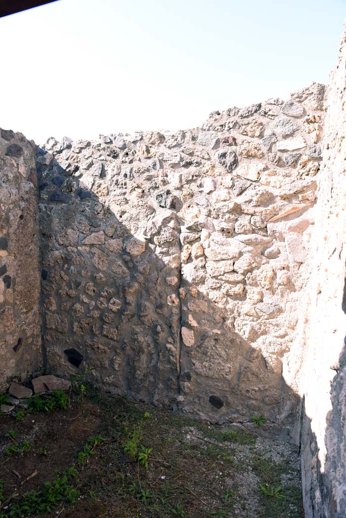 I.4.25/1.4.5 Pompeii. October 2019. Cubiculum 9, looking towards north wall.
Foto Tobias Busen, ERC Grant 681269 DCOR.
