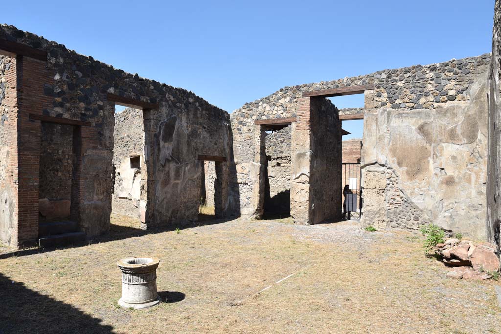 I.4.25 Pompeii. September 2020. Room 47, looking towards north-wst corner of atrium. 
Foto Tobias Busen, ERC Grant 681269 DCOR

