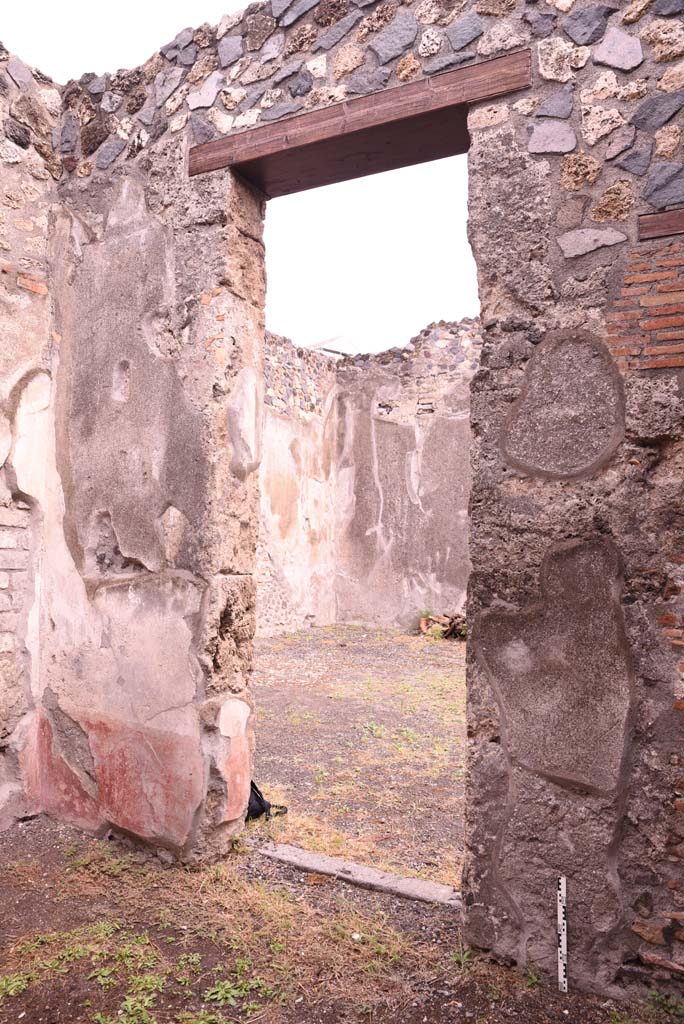 I.4.25 Pompeii. September 2019. Room 50, east wall with doorway to atrium 47.
Foto Tobias Busen, ERC Grant 681269 DCOR


