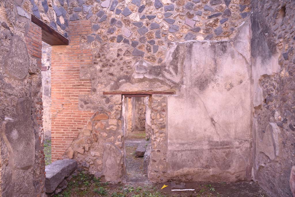 I.4.25 Pompeii. October 2019. Room 50, looking towards south wall with doorway into room 51.
Foto Tobias Busen, ERC Grant 681269 DCOR

