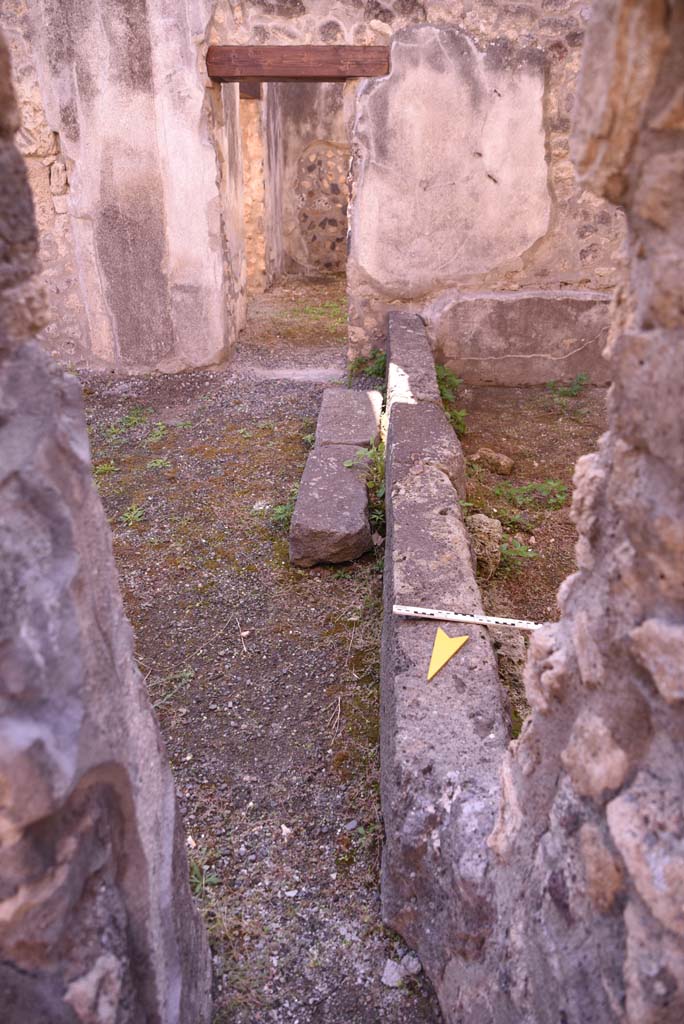 I.4.25 Pompeii. October 2019. 
Room 51, looking south from doorway in room 50, towards doorway into room 52.
Foto Tobias Busen, ERC Grant 681269 DCOR
