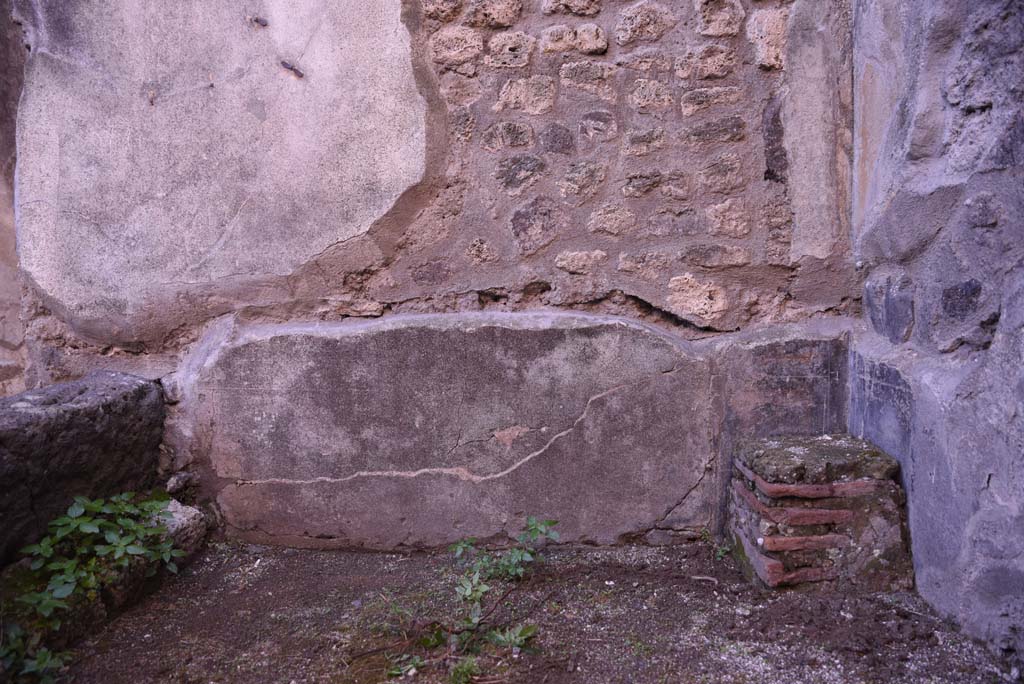 I.4.25 Pompeii. October 2019. Room 51, south wall, lower interior of area for strongboxes.
Foto Tobias Busen, ERC Grant 681269 DCOR
