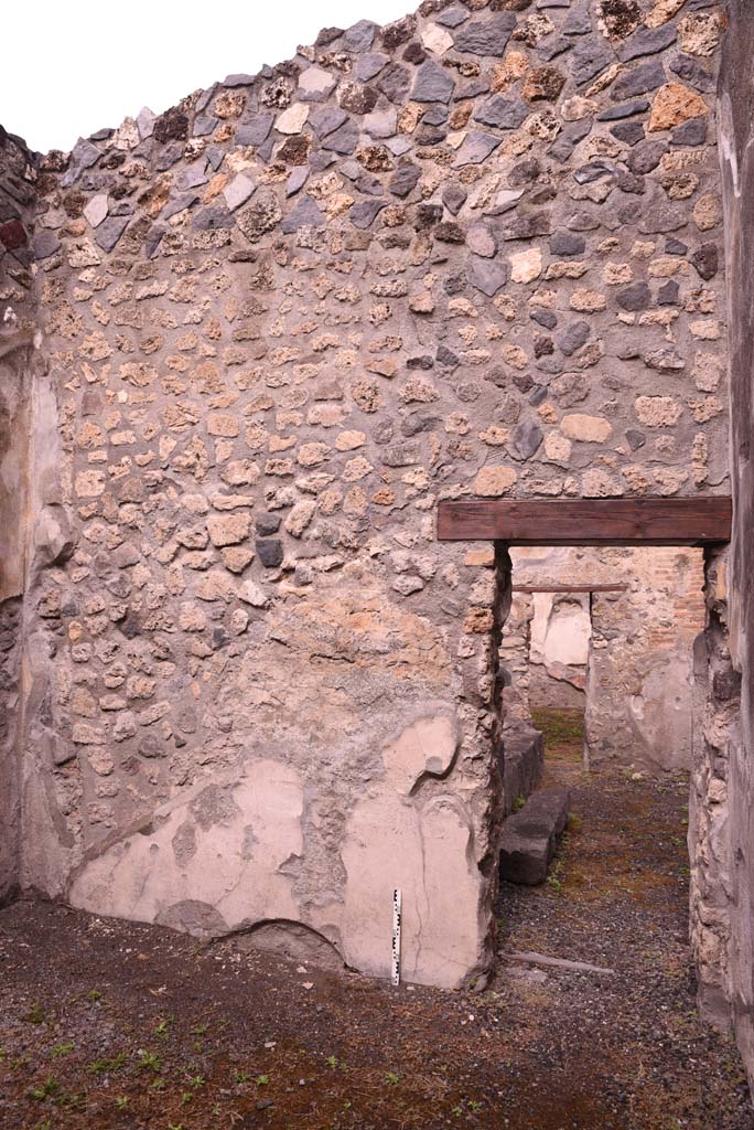 I.4.25 Pompeii. September 2019. 
Room 52, looking towards north wall with doorway into room 51.
Foto Tobias Busen, ERC Grant 681269 DCOR.
