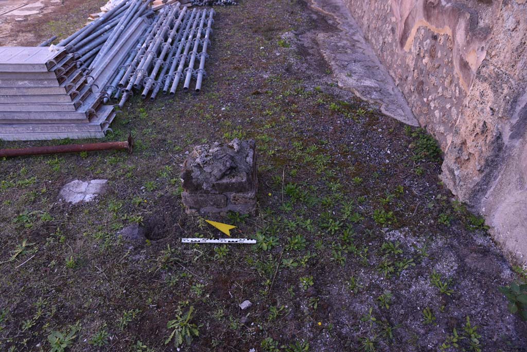 I.4.25 Pompeii. October 2019. Room 35, looking north-east from south side of doorway.
Foto Tobias Busen, ERC Grant 681269 DÉCOR.
