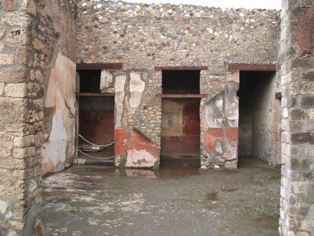 I.4.25 Pompeii. October 2019. Room 21, doorway to room 22, in north-east corner.
Foto Tobias Busen, ERC Grant 681269 DCOR.

