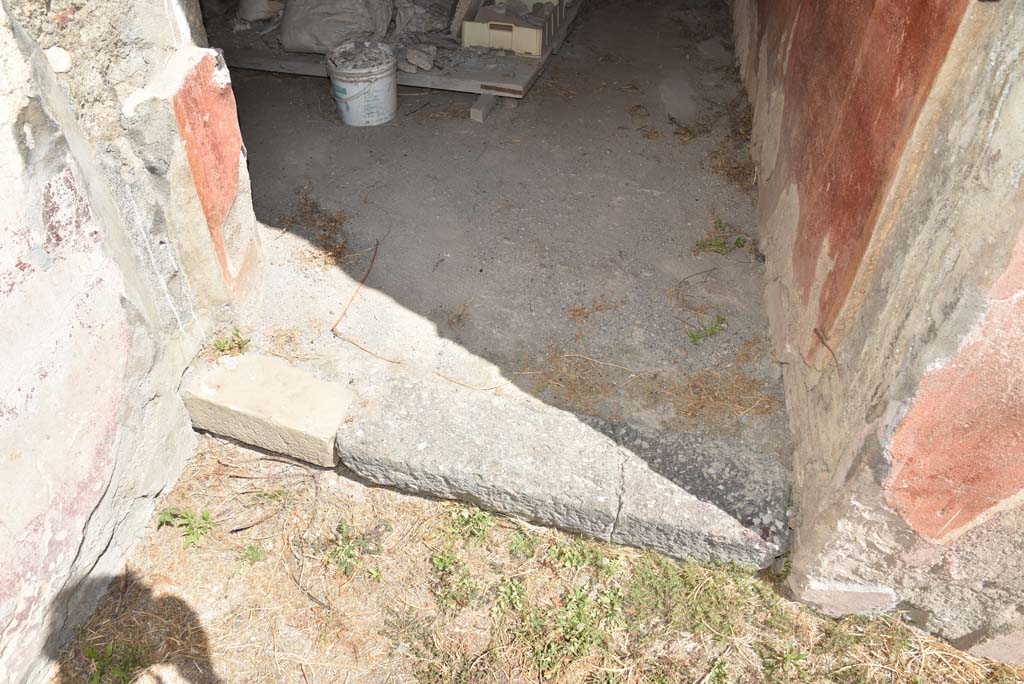 I.4.25 Pompeii. October 2019. Room 22, looking towards east wall from entrance doorway.
Foto Tobias Busen, ERC Grant 681269 DCOR.
