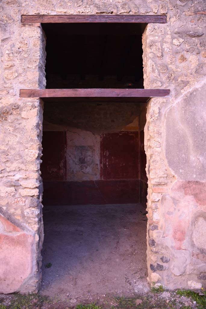 I.4.25 Pompeii. October 2019. Doorway to room 23, in east wall of room 21.
Foto Tobias Busen, ERC Grant 681269 DCOR.
