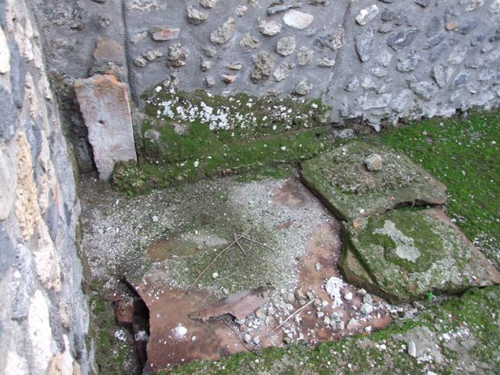 I.4.25/I.4.5 Pompeii. December 2007. Room 40, south-east corner with blocked doorway.