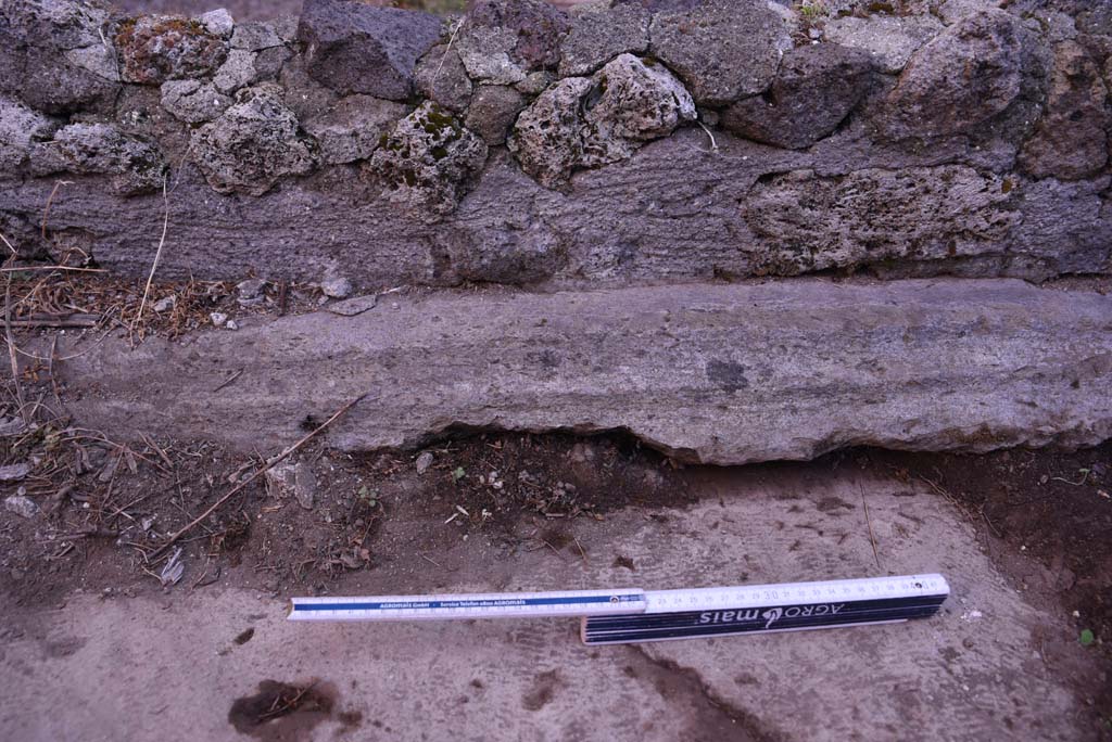 I.4.25/I.4.5 Pompeii. October 2019. Atriolo 43, detail from east end.
Foto Tobias Busen, ERC Grant 681269 DCOR.
