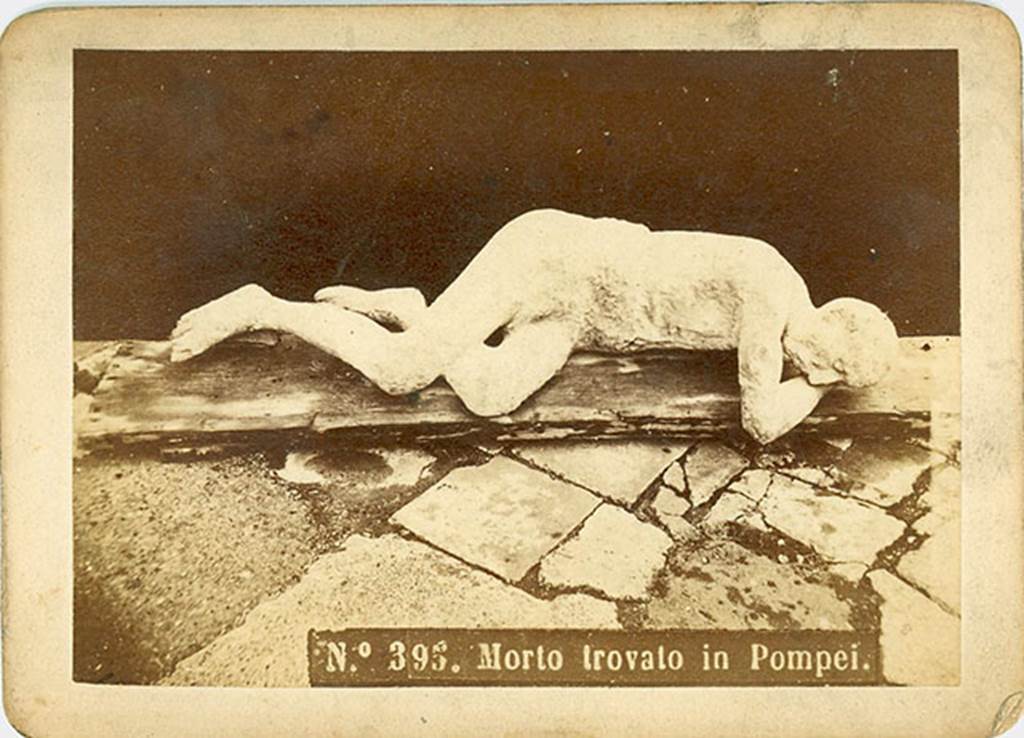 I.5.3 Pompeii. Old 19th century CDV number 395 by Roberto Rive of body found in Pompeii in 1873.
Photo courtesy of Rick Bauer.