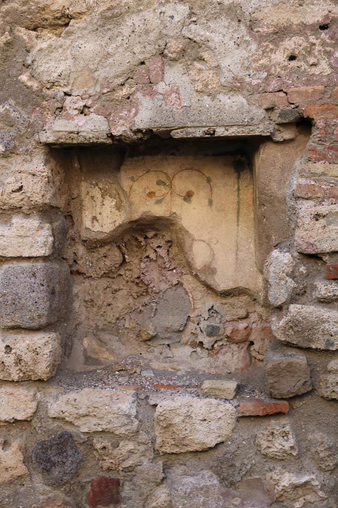 I.6.1 Pompeii. December 2018. West wall with rectangular niche. Photo courtesy of Aude Durand.