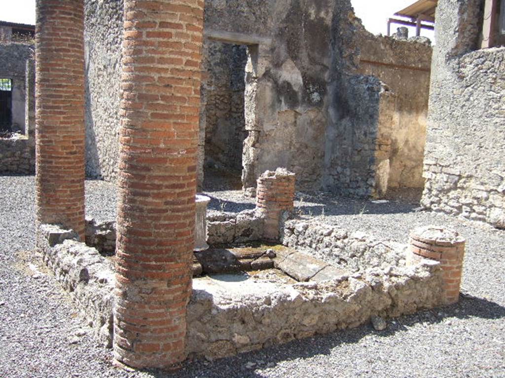 I.6.2 Pompeii. May 2006. Puteal over cistern shaft.   