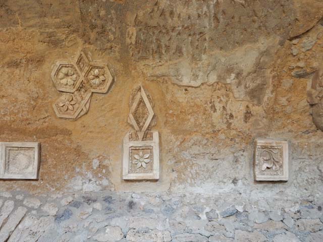 I.6.2 Pompeii. May 2017. Stuccoed vaulted ceiling in cryptoporticus. Photo courtesy of Buzz Ferebee.
