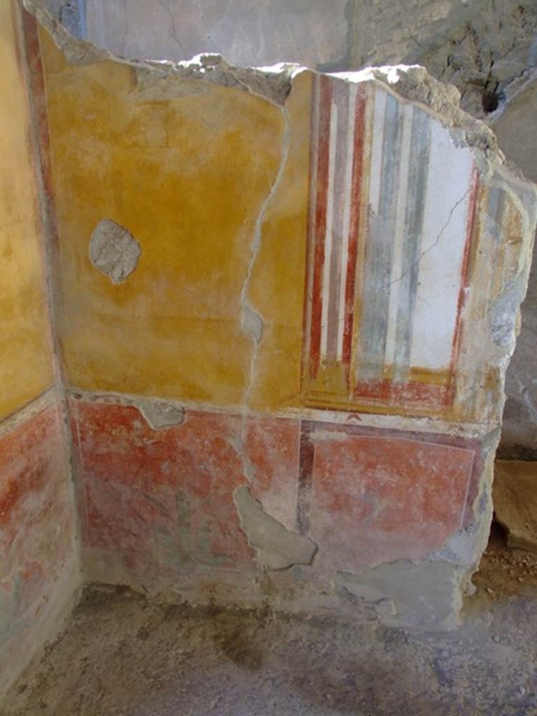 I.6.4 Pompeii. October 2022. 
Room 4, detail from north wall at west end. Photo courtesy of Klaus Heese. 

