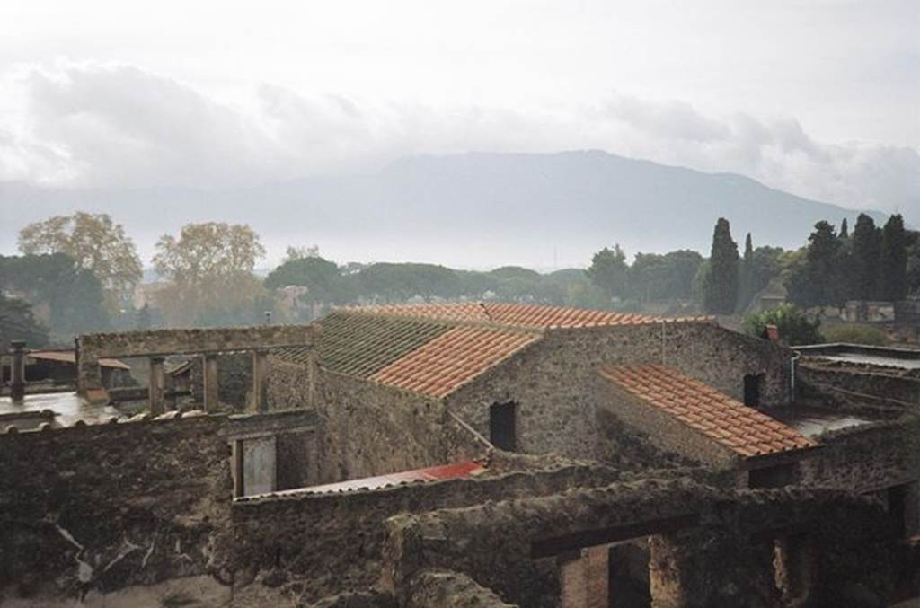 I.6.9, I.6.10 and I.6.11 Pompeii. View from Casina dell’Aquila. November 2009. Photo courtesy of Rick Bauer.