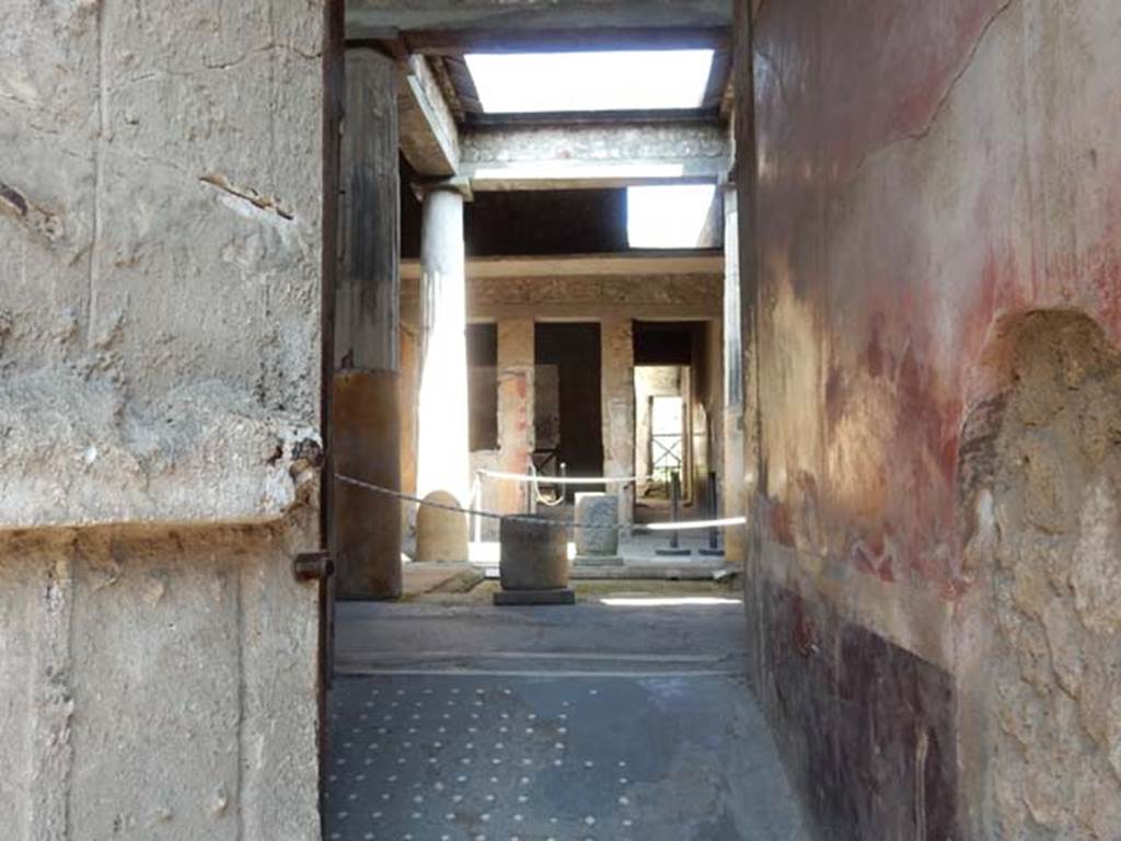 I.6.15 Pompeii.  December 2007. Entrance corridor.  Painted plaster on east and south walls and ceiling.