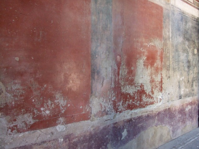 I.6.15 Pompeii. June 2019. Threshold doorway to room 6, tablinum, looking north.
Photo courtesy of Buzz Ferebee.
