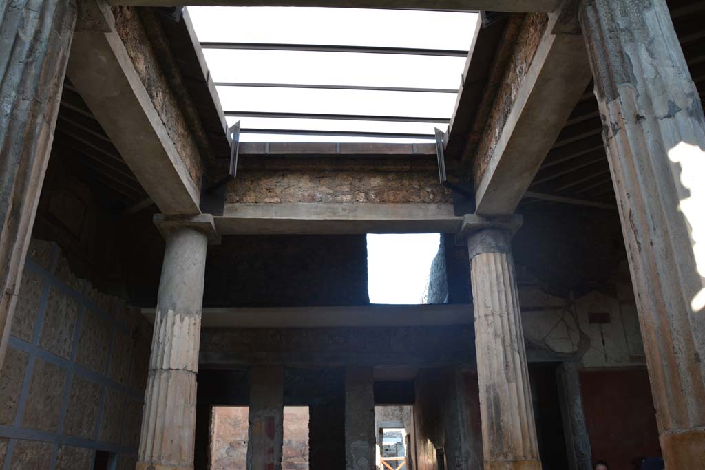 I.6.15 Pompeii. March 2019. Room 4, looking north towards compluvium above impluvium in atrium.
Foto Annette Haug, ERC Grant 681269 DCOR
