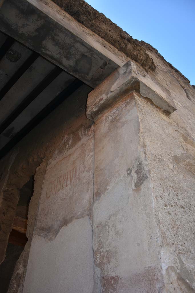 I.7.1 Pompeii. October 2019. Graffiti on upper west wall of entrance corridor/fauces.
Foto Annette Haug, ERC Grant 681269 DÉCOR.
