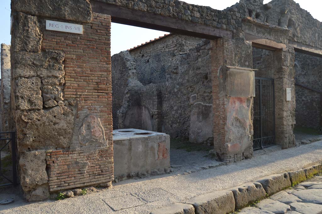 I.7.8 Pompeii. December 2018. Looking towards entrance on south side of Via dell’Abbondanza. Photo courtesy of Aude Durand.