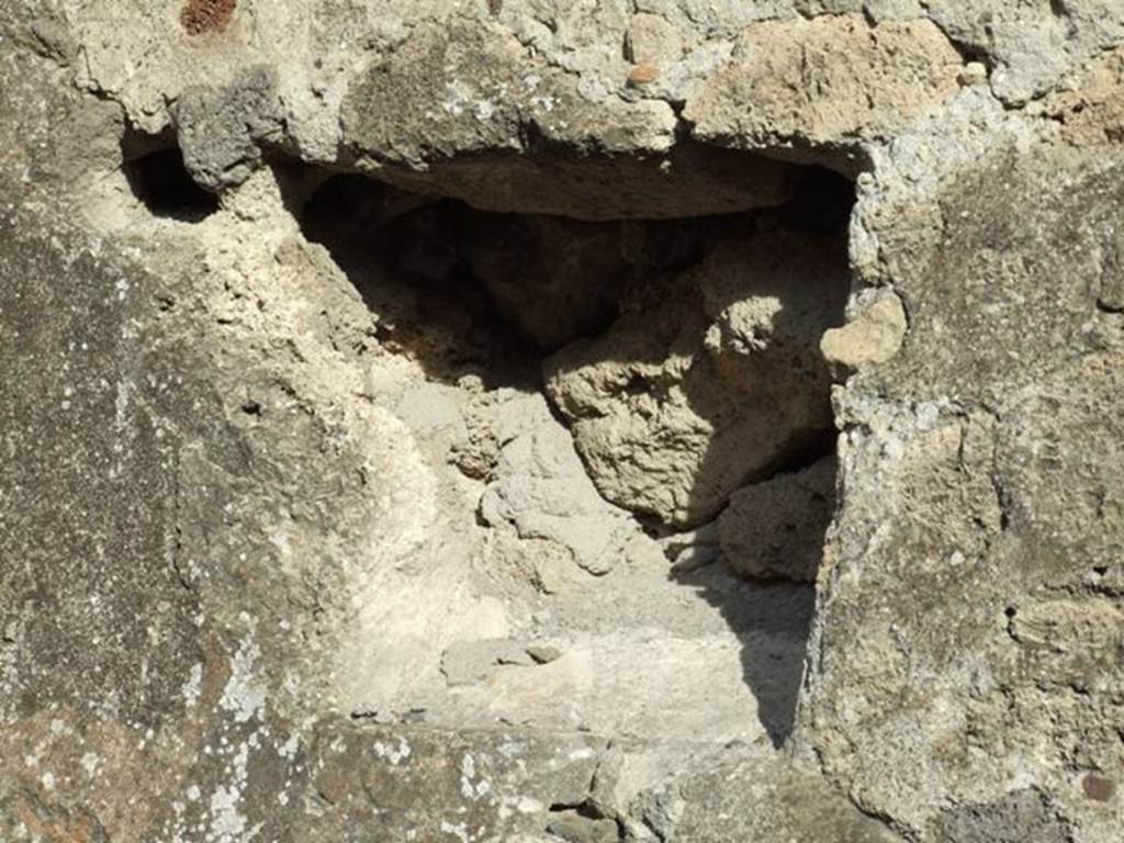 I.7.8 Pompeii. December 2007. Niche in east wall of shop.