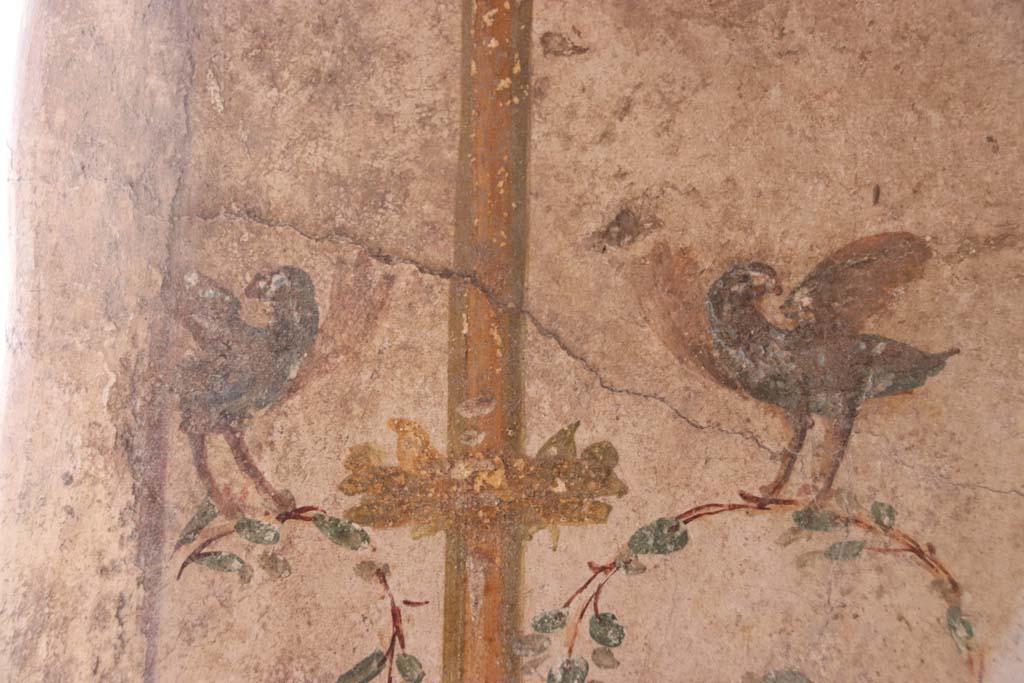I.7.11 Pompeii. September 2021. Detail of painted decoration from north wall. Photo courtesy of Klaus Heese.
