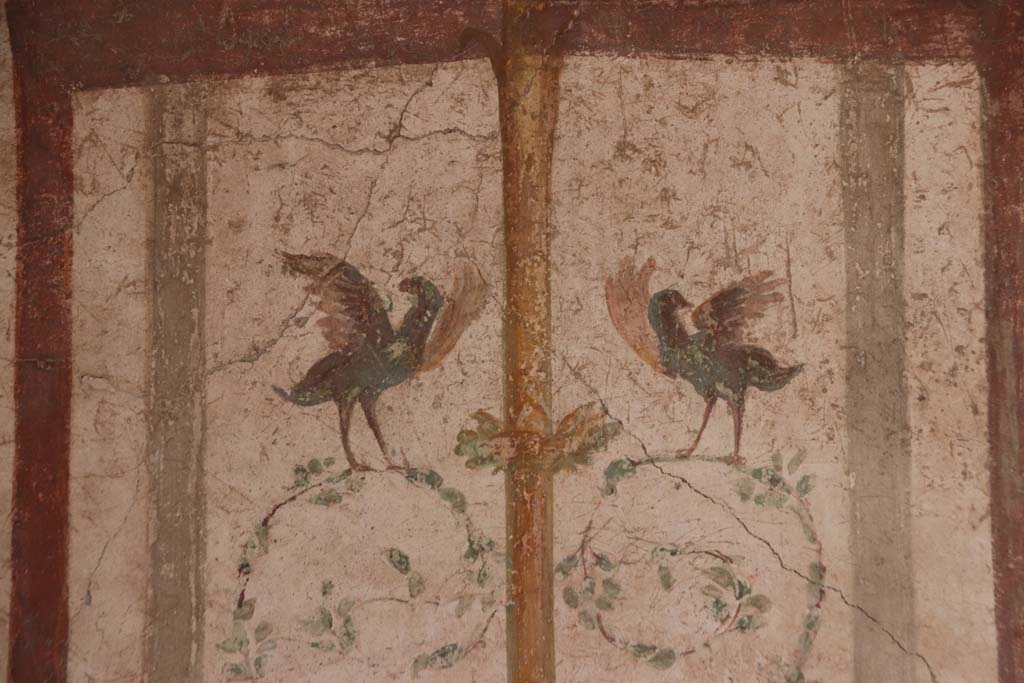 I.7.11 Pompeii. September 2021. Detail from centre of south wall. Photo courtesy of Klaus Heese.