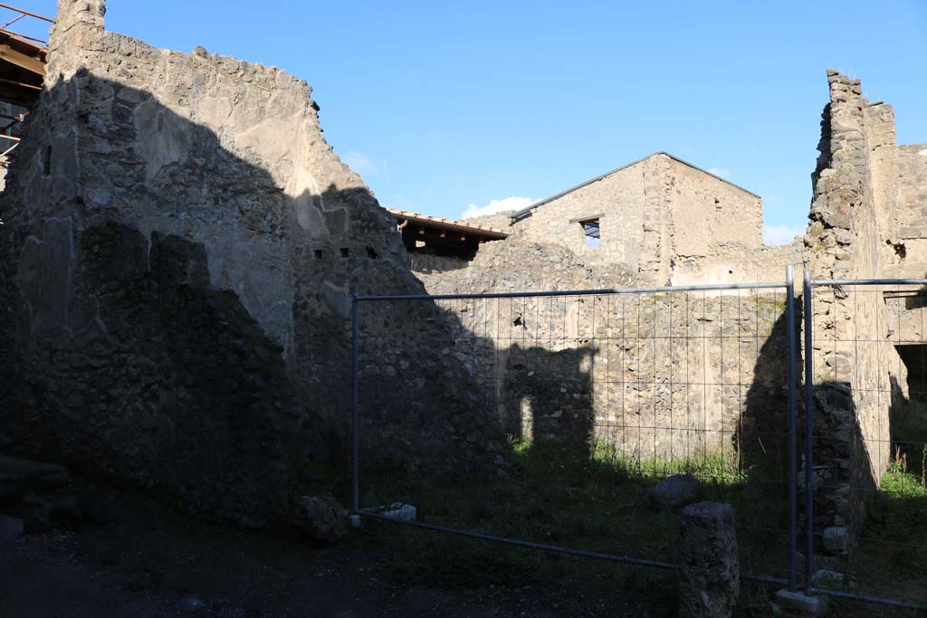 I.7.17 Pompeii. December 2018. Looking east across workshop and rear rooms. Photo courtesy of Aude Durand.